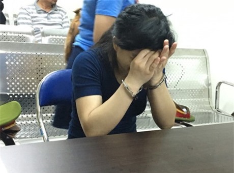 Vu me giet con de lay tien phung dieu tra no: Muon om con dam vao container nhung so than xac khong con nguyen ven - Anh 1