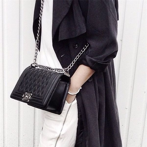 3 mẫu túi Chanel cổ điển với sức hút vượt trời gian khiến phái đẹp Việt không thể không mê - Ảnh 11.