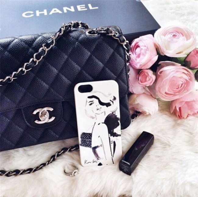3 mẫu túi Chanel cổ điển với sức hút vượt trời gian khiến phái đẹp Việt không thể không mê - Ảnh 2.