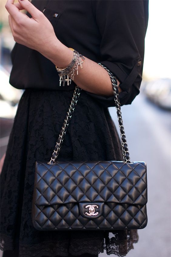 3 mẫu túi Chanel cổ điển với sức hút vượt trời gian khiến phái đẹp Việt không thể không mê - Ảnh 3.