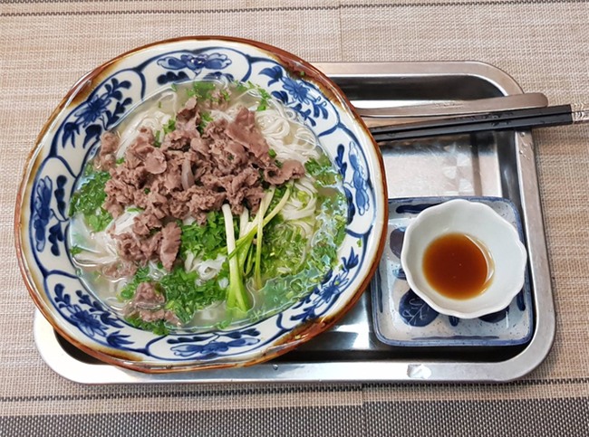 Mâm cơm mẹ chồng Hà Thành nấu cho con dâu ở cữ gây sốt vì quá đặc biệt - Ảnh 4.