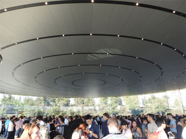 Không phải iPhone X, đây mới là sản phẩm Apple tự hào nhất năm nay - Ảnh 2.