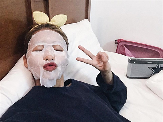 Loạt người đẹp Châu Á sử dụng mặt nạ giấy như 1 bước chăm sóc da hàng ngày - Ảnh 25.