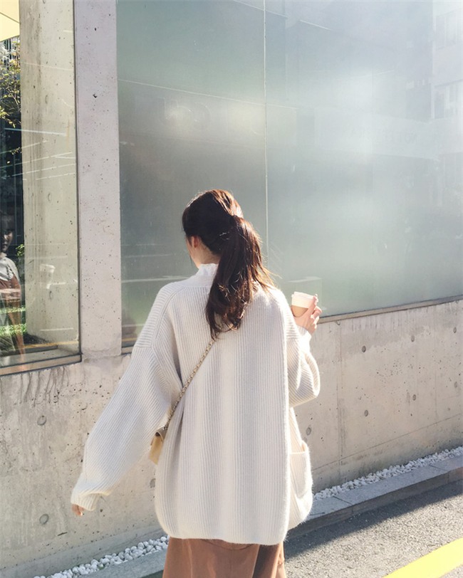 Xu hướng áo khoác mùa thu chỉ loanh quanh 4 kiểu này thôi, dù bạn có mua nhiều cũng chẳng sợ bị lỗi mốt - Ảnh 10.