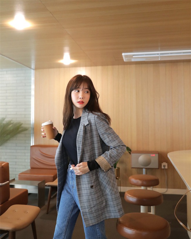 Xu hướng áo khoác mùa thu chỉ loanh quanh 4 kiểu này thôi, dù bạn có mua nhiều cũng chẳng sợ bị lỗi mốt - Ảnh 13.