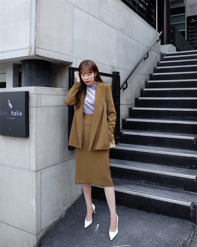 Xu hướng áo khoác mùa thu chỉ loanh quanh 4 kiểu này thôi, dù bạn có mua nhiều cũng chẳng sợ bị lỗi mốt - Ảnh 15.