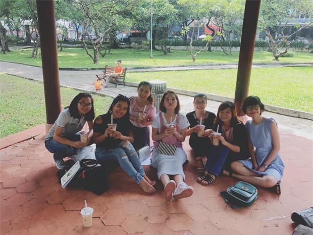 Chân đã dài, dáng cũng đẹp mà sao Ngọc Trinh cứ phải bóp méo vạn vật thế nhỉ? - Ảnh 4.