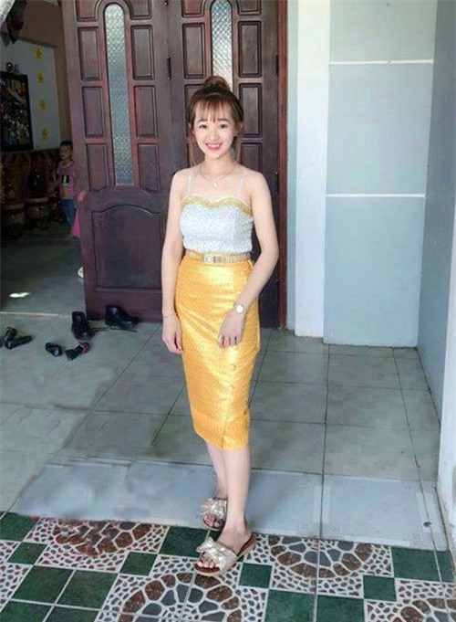 cuoi ngat voi cai ket hot girl len mang nho cac "thanh photoshop" xoa chiec ghe do - 16