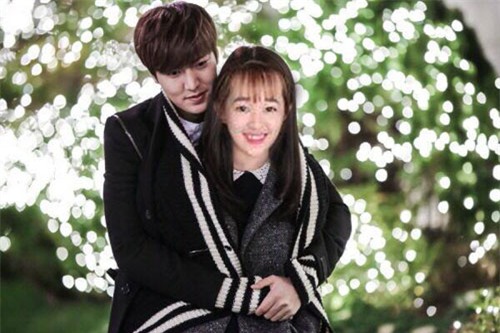 cuoi ngat voi cai ket hot girl len mang nho cac "thanh photoshop" xoa chiec ghe do - 5