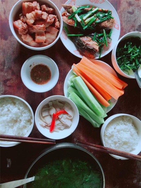 Khoe mâm cơm đủ 3 món chỉ mất 2000 đồng, mẹ trẻ khiến hội chị em “đứng ngồi không yên” - Ảnh 10.