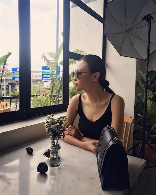 Cuộc sống sang chảnh, giàu có của chân dài bị đồn yêu Cường Đô la - Ảnh 11.