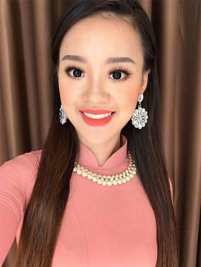 Nhan sắc đời thường của 10 cô gái đầu tiên lọt vào Bán kết "Hoa hậu Hoàn vũ Việt Nam 2017" như thế nào? - Ảnh 9.