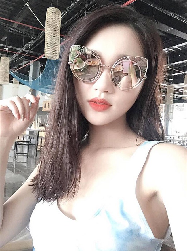 Nhan sắc đời thường của 10 cô gái đầu tiên lọt vào Bán kết 