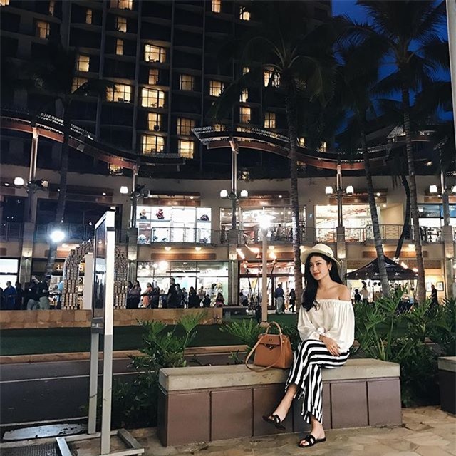 Ngọc Trinh, Hà Tăng diện đồ trẻ thế này nhìn chẳng khác gì nữ sinh - Ảnh 12.