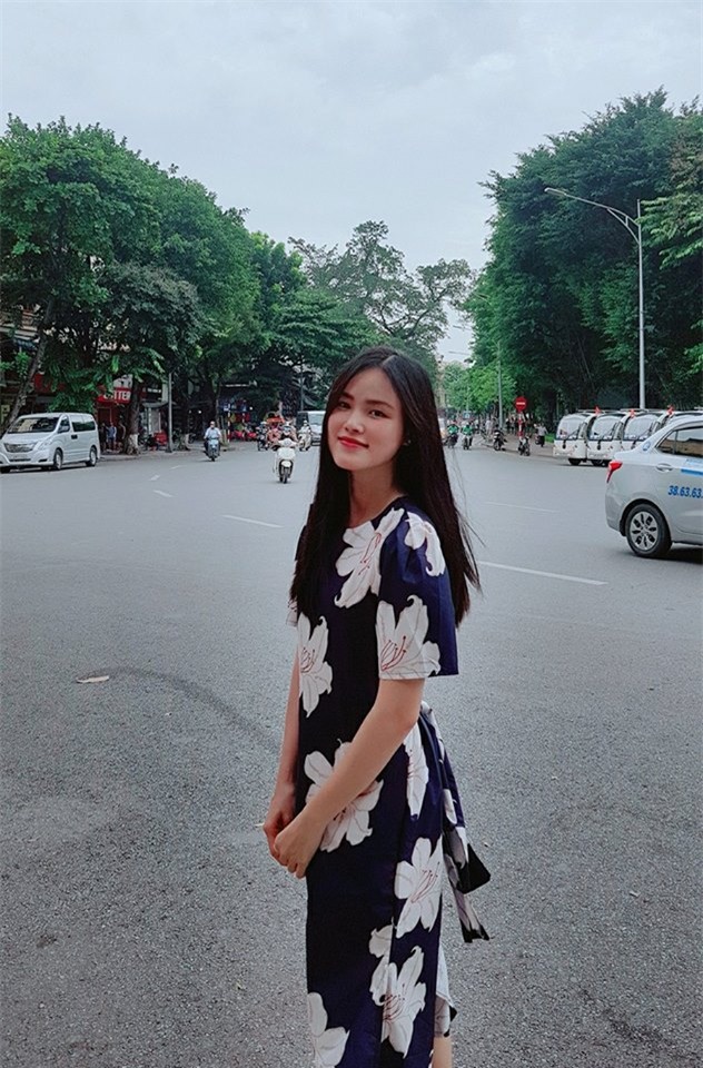 Ngọc Trinh, Hà Tăng diện đồ trẻ thế này nhìn chẳng khác gì nữ sinh - Ảnh 14.