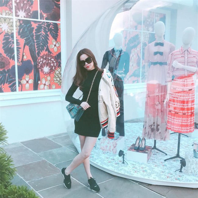 Ngọc Trinh, Hà Tăng diện đồ trẻ thế này nhìn chẳng khác gì nữ sinh - Ảnh 5.