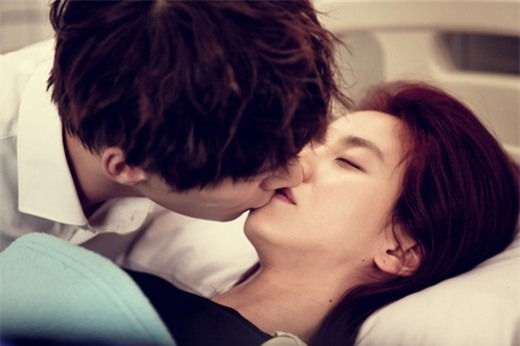 chong dot ngot buoc vao giuong, hon toi roi lanh lung de nghi ly hon - 2