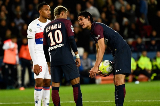 Neymar muối mặt xin lỗi đồng đội sau lùm xùm tranh đá penalty với Cavani - Ảnh 1.