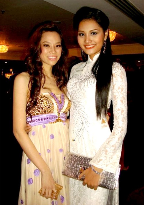 Đi thi Miss World, các người đẹp Việt thường chuẩn bị những kiểu áo dài như thế nào? - Ảnh 7.