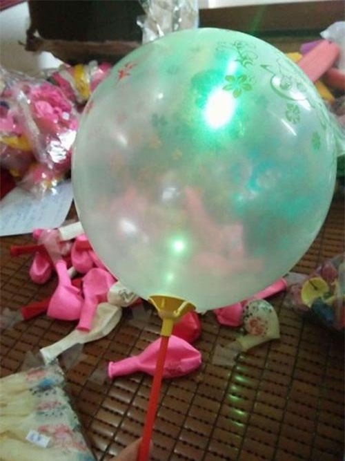 bóng bay phát sáng, đồ chơi Trung thu, đồ chơi Trung Quốc, đồ chơi ngoại nhập, đồ chơi Việt Nam
