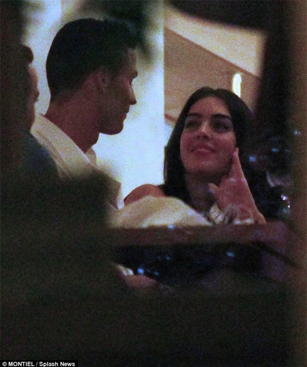 Một ngày nghỉ của Cristiano Ronaldo diễn ra thế nào? - Ảnh 5.