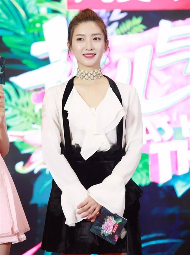 Đồ bèo nhún tưởng chừng sến sủa nhưng lại đang là xu hướng mới được sao Hoa ngữ lăng xê nhiệt tình - Ảnh 20.