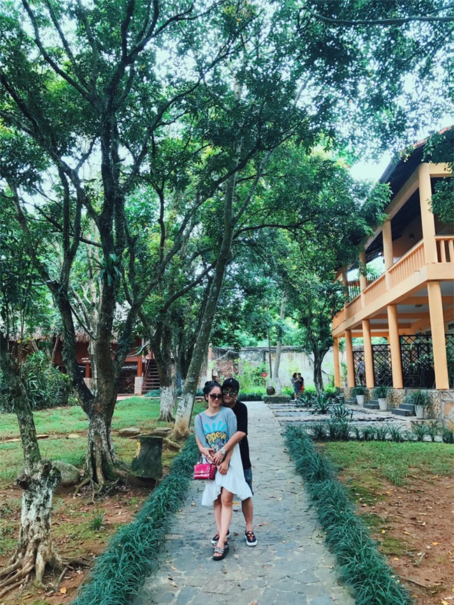 Ngưỡng mộ chàng trai dành 1 năm để chuẩn bị màn cầu hôn lãng mạn với nến và hoa - Ảnh 12.