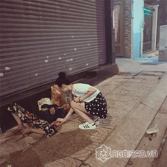 Angela Phương Trinh, Angela Phương Trinh làm từ thiện, diễn viên Angela Phương Trinh