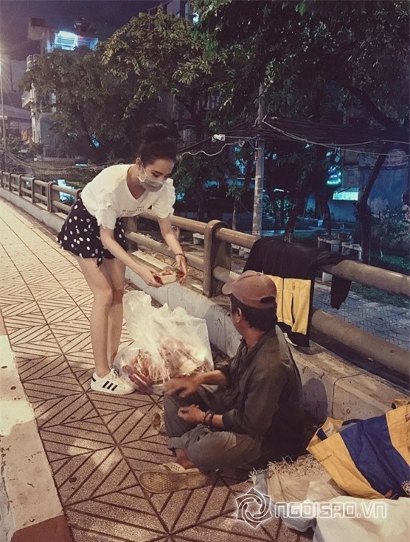 Angela Phương Trinh, Angela Phương Trinh làm từ thiện, diễn viên Angela Phương Trinh