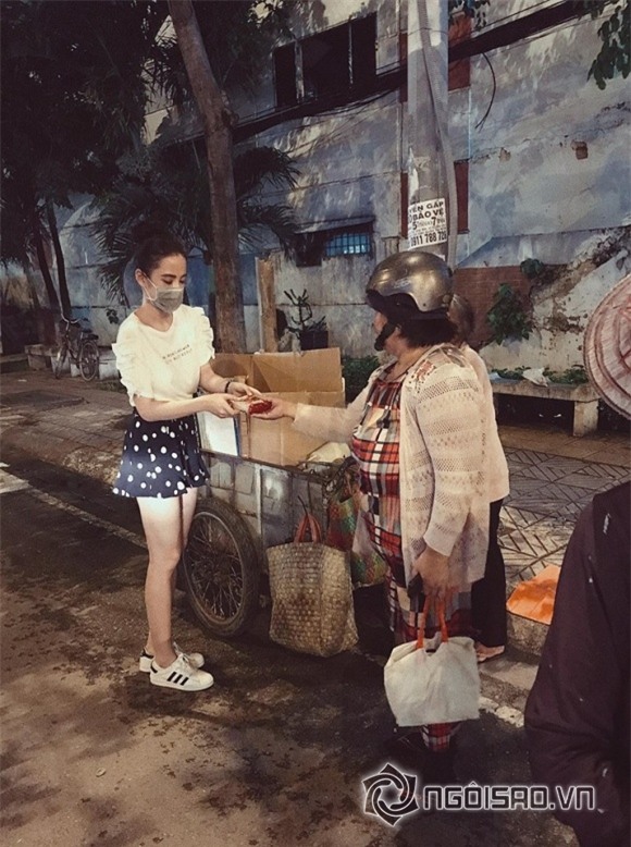 Angela Phương Trinh, Angela Phương Trinh làm từ thiện, diễn viên Angela Phương Trinh