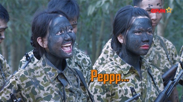 Nghe Hương Giang Idol hô hiệu lệnh trong quân đội, Mai Ngô cười như bị ai thọc lét-7