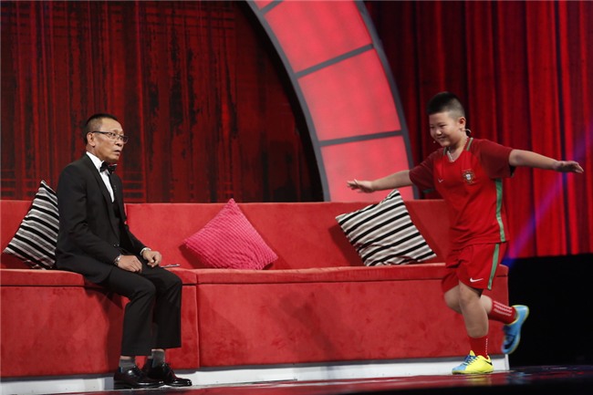 MC Lại Văn Sâm như muốn vỡ lồng ngực trước trí nhớ siêu phàm của cậu bé 12 tuổi-1