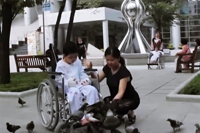 nguoi vo it biet cua quoc tuan boc bach: