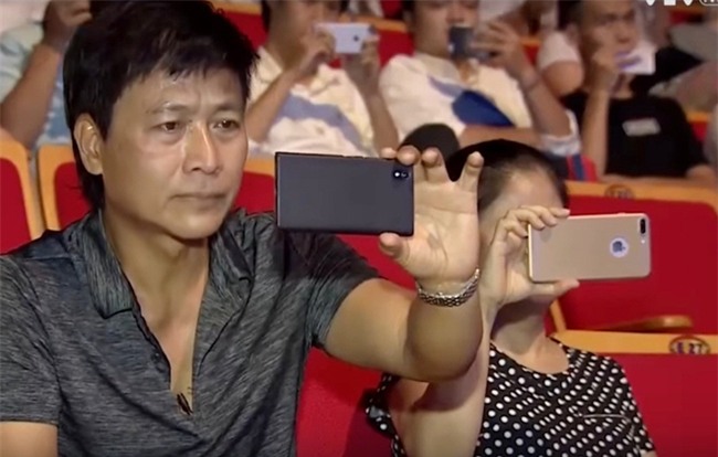 nguoi vo it biet cua quoc tuan boc bach: