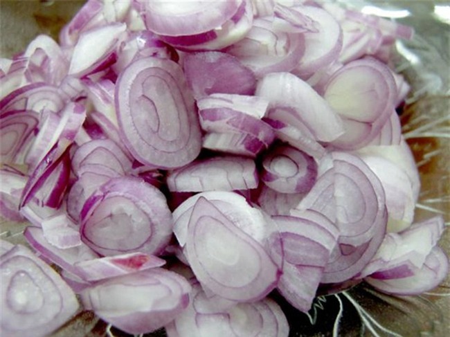 Nước màu kho cá “hàng độc”, kho nồi nào là ngon nồi đó, thơm lừng cả xóm - Ảnh 2.