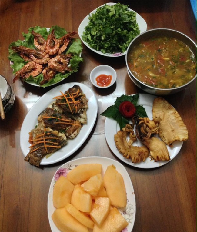 Chị em thách thức cao thủ chi tiêu, khoe nhau mâm cơm 60 nghìn đầy ắp món ngon - Ảnh 15.