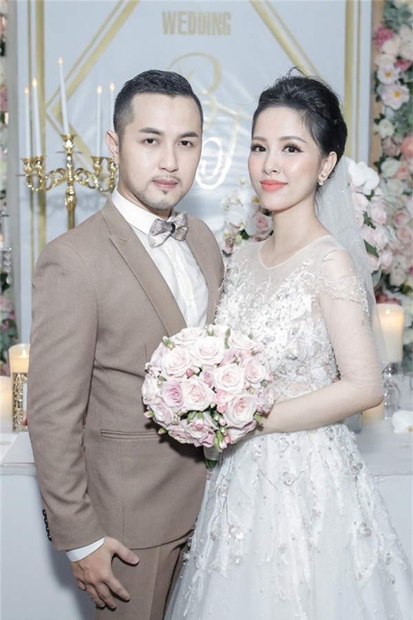 Thế Bảo&nbsp;vừa kết hôn với vợ vào giữa tháng 8/2017. Anh và vợ đã có một&nbsp;đám cưới cực hoành tráng khiến mọi người ngỡ ngàng. - Tin sao Viet - Tin tuc sao Viet - Scandal sao Viet - Tin tuc cua Sao - Tin cua Sao