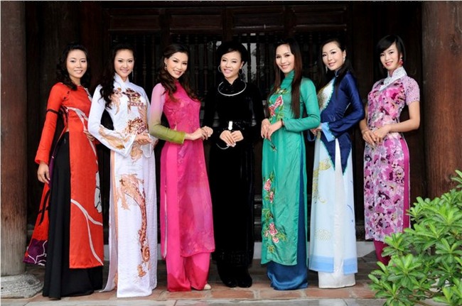 Nhan sac nguoi dep Tay vua chia se 'dinh hon' voi Cuong Do La hinh anh 7