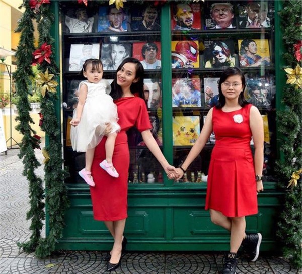 Sau nhiều năm, bây giờ con gái của Hạnh Thúy đã trở thành một&nbsp;cô gái năng động và mạnh mẽ khi có thể tham gia tất cả các trò chơi mạo hiểm, như: đu dây tử thần, bóng rổ, leo núi và còn chơi rất tốt. Chị còn hay gọi đùa con gái mình “Anh hùng dịu dàng nhiều tình cảm của mẹ...” - Tin sao Viet - Tin tuc sao Viet - Scandal sao Viet - Tin tuc cua Sao - Tin cua Sao