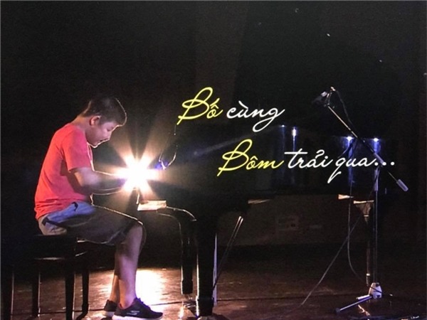 Mới đây, cậu con trai đầy nghị lực còn thi đỗ vào Học viện Âm nhạc Quốc gia Việt Nam và đứng top 5. Nhìn đứa con trai với nhiều vết sẹo di chứng sau nhiều cuộc phẫu thuật tạo nên nhưng lại có niềm đam mê to lớn với những nốt nhạc đã là một nguồn động lực to lớn cho cả tổ ấm của Quốc Tuấn. - Tin sao Viet - Tin tuc sao Viet - Scandal sao Viet - Tin tuc cua Sao - Tin cua Sao