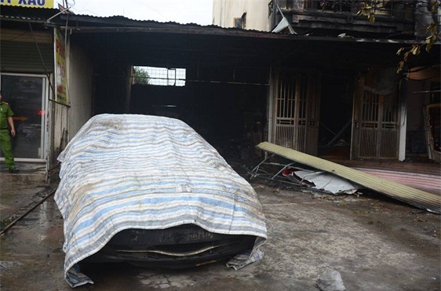 chay nha hn, 2 be gai tu vong: “tieng keu cua tre lim dan, moi nguoi danh bat luc” - 6