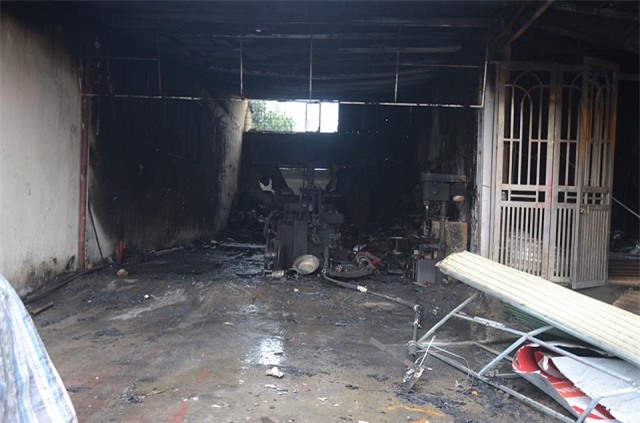 chay nha hn, 2 be gai tu vong: “tieng keu cua tre lim dan, moi nguoi danh bat luc” - 7