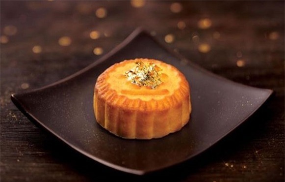 bánh trung thu, bánh trung thu xách tay, thực phẩm dát vàng, Tết trung thu