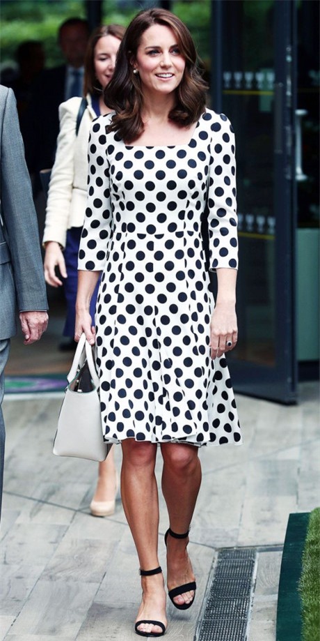 hoa tiet cham bi dang "song day" manh me, moi quy co deu nen co trong tu do - 9