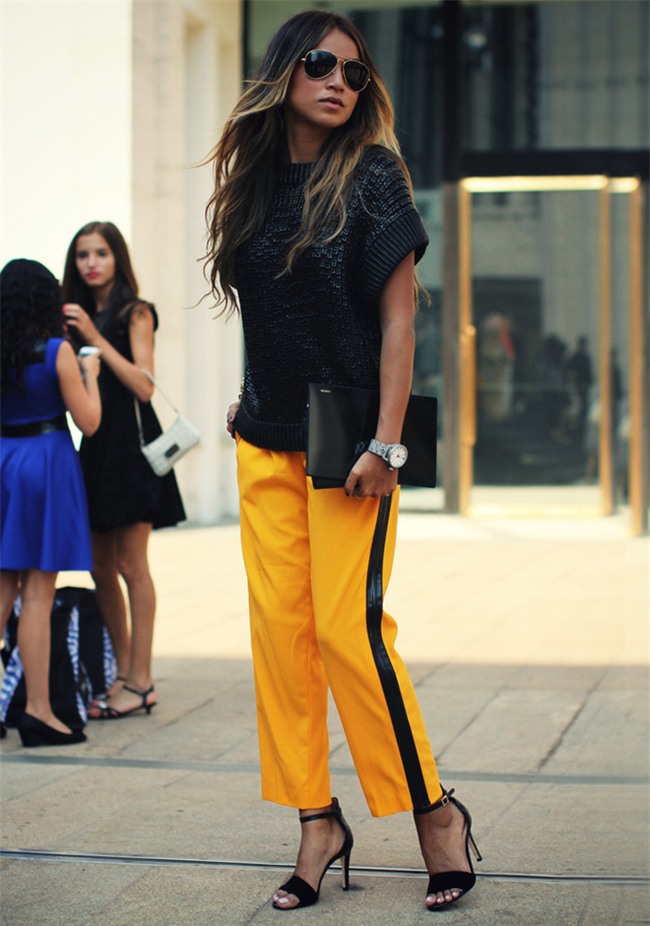 Thu/Đông này, quần thể thao kẻ sọc thân chắc chắn sẽ soán ngôi tất thảy các kiểu quần dài khác - Ảnh 23.