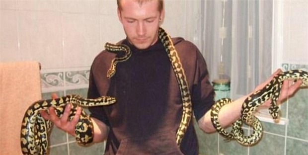 Thích nuôi trăn rắn trong nhà, người đàn ông không ngờ cái kết bi thảm lại xảy đến với mình - Ảnh 2.