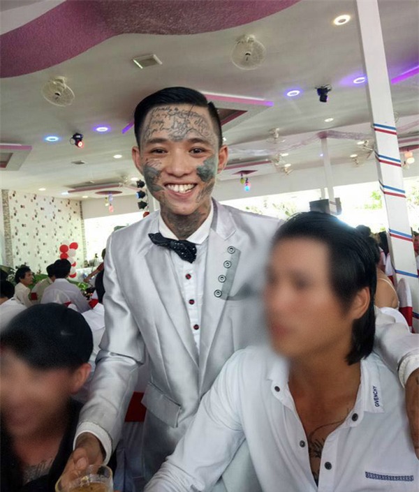 xon xao dam cuoi cua chu re 9x xam tro kin mat ben canh co dau trai nguoc hoan toan - 3