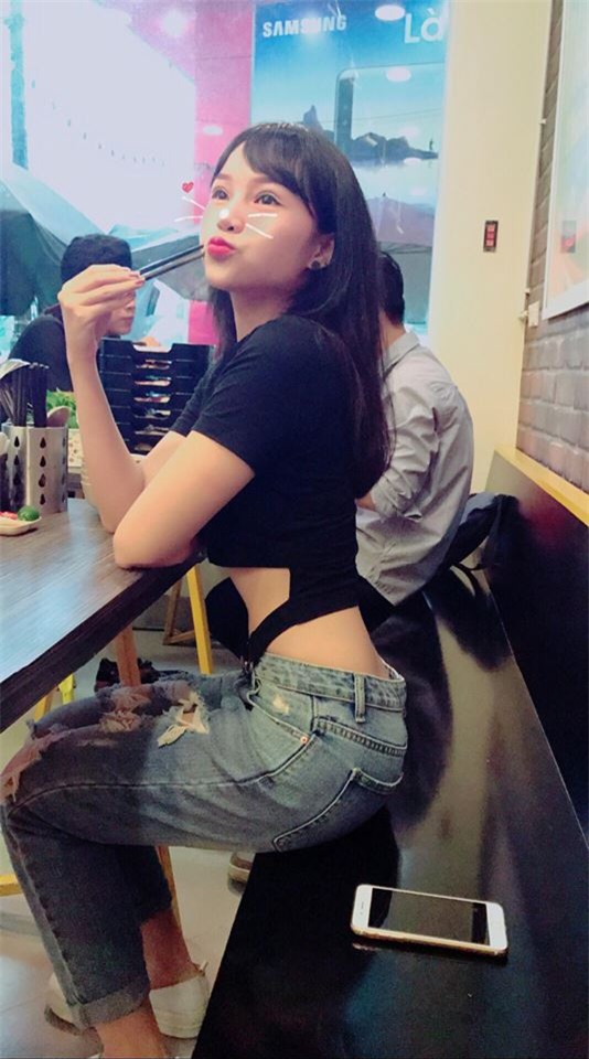 Đăng ảnh sống ảo với vòng eo con kiến, cô gái bị bóc mẽ bụng ngấn mỡ lều phều và sự thật đằng sau - Ảnh 2.