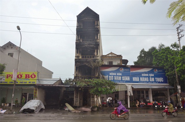 vu chay nha o ha noi, 2 be gai tu vong : nhung noi dau boi “chuong cop” - 1