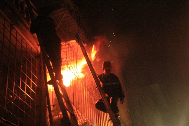 vu chay nha o ha noi, 2 be gai tu vong : nhung noi dau boi “chuong cop” - 3